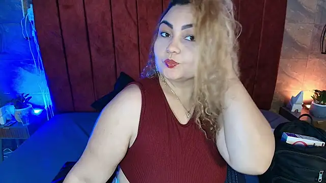 Snapshot of Amaraa_Silk chatting on February 28, 4:24 am Amaraa Silk online show from February 28, 4:24 am