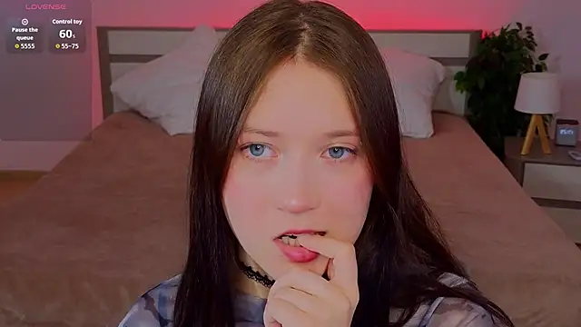 MmollyMay online show from March 22, 10:29 am