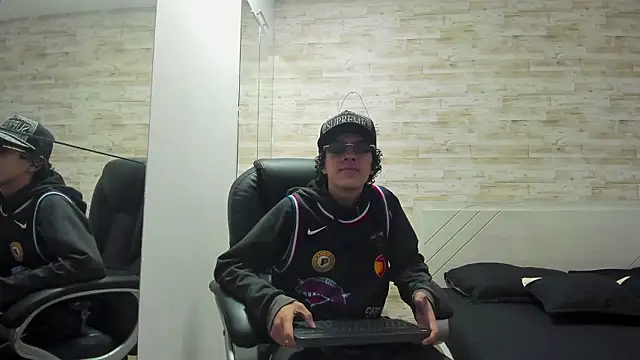 Snapshot of Jordi_Cooper chatting on February 26, 7:46 pm Jordi Cooper online show from February 26, 7:46 pm