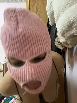 faettaa online show from February 11, 3:28 pm