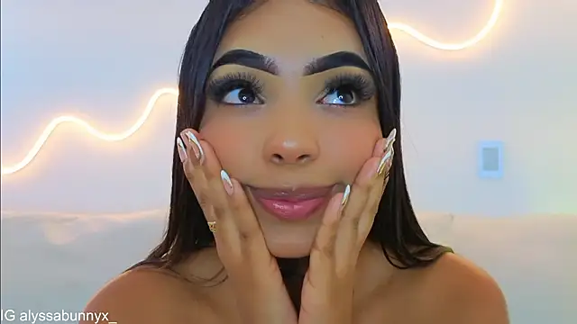 Alyssa bunnyx online show from March 26, 2:44 pm