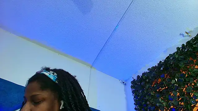 Snapshot of AlexaRousse4u chatting on May 5, 9:34 pm AlexaRousse4u online show from May 5, 9:34 pm