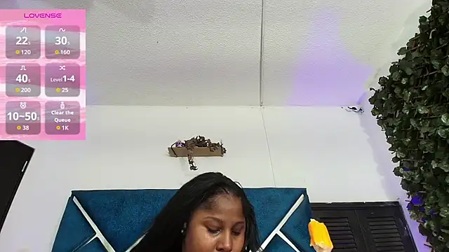 Snapshot of AlexaRousse4u chatting on May 28, 2:20 am AlexaRousse4u online show from May 28, 2:20 am