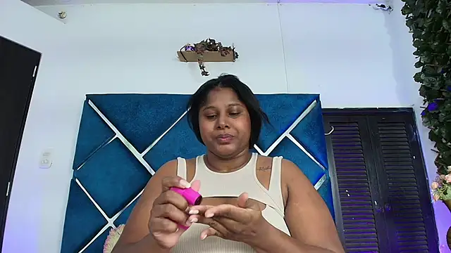 Snapshot of AlexaRousse4u chatting on June 2, 10:12 pm AlexaRousse4u online show from June 2, 10:12 pm