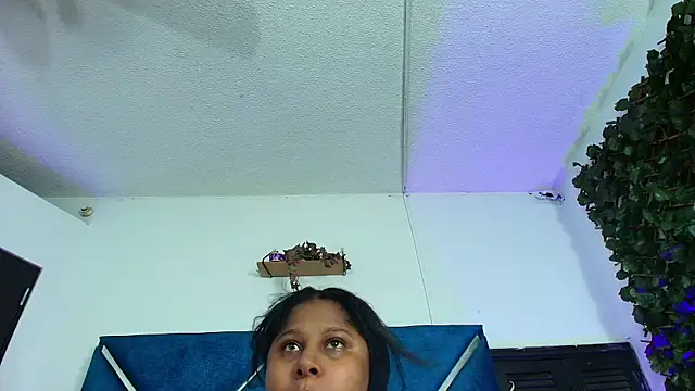 Snapshot of AlexaRousse4u chatting on June 5, 9:53 pm AlexaRousse4u online show from June 5, 9:53 pm
