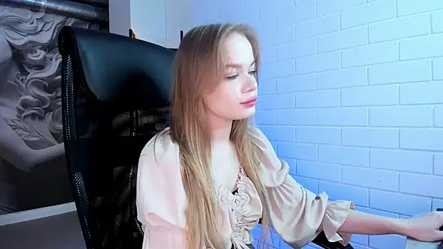 Snapshot of AmyNox chatting on June 19, 9:02 am AmyNox online show from June 19, 9:02 am