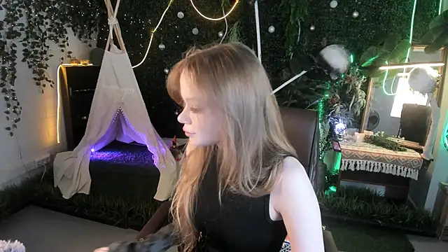 Snapshot of AmyNox chatting on July 4, 9:15 am AmyNox online show from July 4, 9:15 am