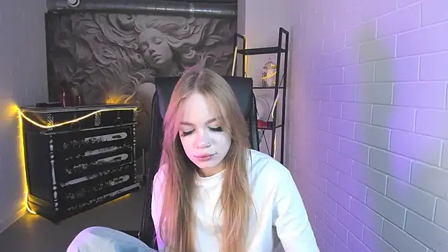 Snapshot of AmyNox chatting on July 11, 9:12 am AmyNox online show from July 11, 9:12 am