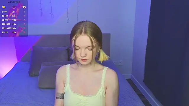 Snapshot of StellaBunny chatting on April 28, 4:06 am StellaBunny online show from April 28, 4:06 am