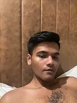 Snapshot of Dazzling_dude chatting on April 3, 8:29 pm Dazzling dude online show from April 3, 8:29 pm