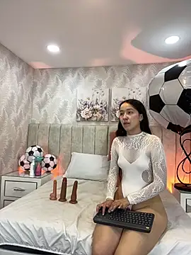 Snapshot of Brisa_Silva chatting on June 19, 11:58 am Brisa Silva online show from June 19, 11:58 am