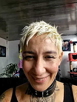 Snapshot of Everlyn_sexx chatting on July 10, 8:11 pm Everlyn sexx online show from July 10, 8:11 pm