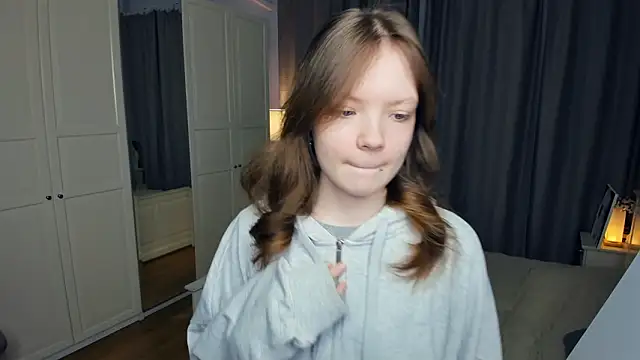 LavenderMitten online show from March 5, 5:36 am