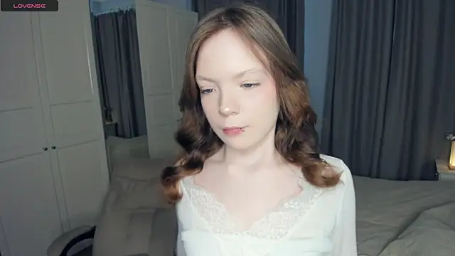 LavenderMitten online show from April 18, 5:33 am