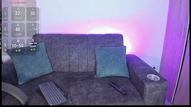 velmoon online show from February 26, 7:35 pm