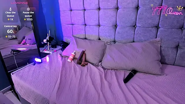 Blue Aura  online show from March 19, 8:24 pm