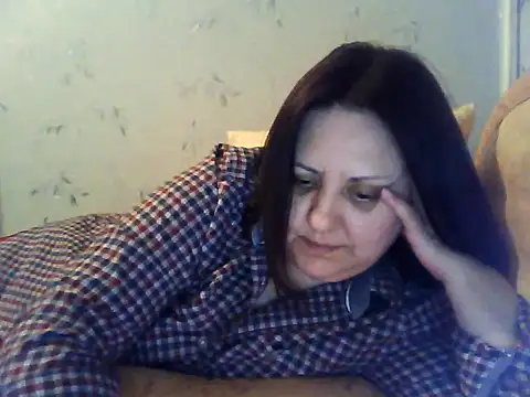 LockyCharm111 online show from April 22, 6:20 pm