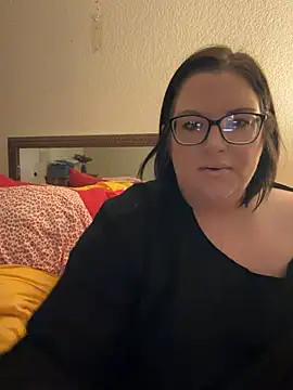 Snapshot of FreaksOffALeash3261 chatting on May 22, 12:11 pm FreaksOffALeash3261 online show from May 22, 12:11 pm