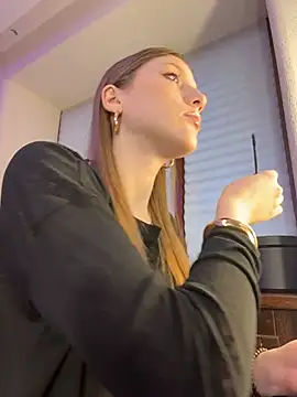 Snapshot of YourSweetArya chatting on March 1, 2:30 pm YourSweetArya online show from March 1, 2:30 pm