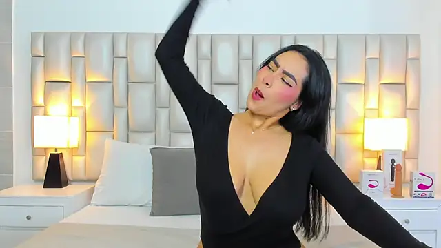 Snapshot of paola_katy_dicks chatting on May 18, 8:03 pm paola katy dicks online show from May 18, 8:03 pm