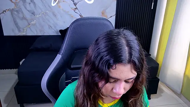 Snapshot of Sophie19__ chatting on February 22, 12:47 pm Sophie19 online show from February 22, 12:47 pm