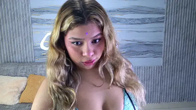 Snapshot of Sophie19__ chatting on April 27, 11:41 am Sophie19 online show from April 27, 11:41 am