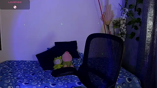 eithan jonnes online show from March 10, 7:52 pm