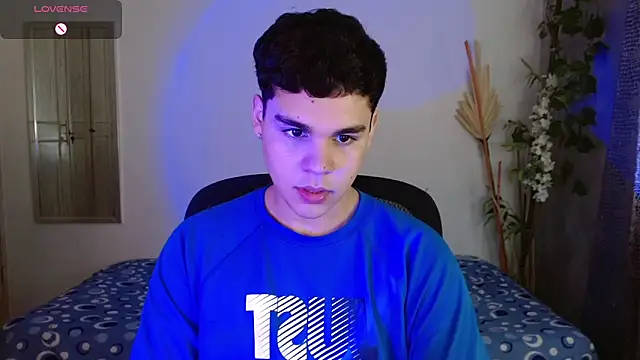 eithan jonnes online show from March 15, 8:04 pm