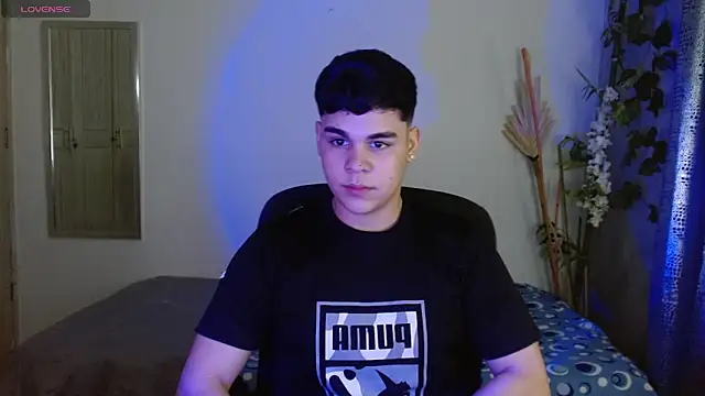 eithan jonnes online show from March 19, 9:41 pm