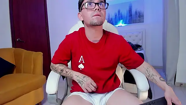 Snapshot of KaiStein chatting on February 12, 7:20 pm KaiStein online show from February 12, 7:20 pm