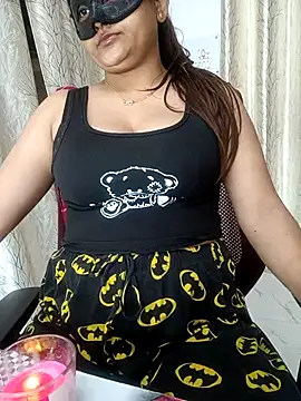 Snapshot of BOLD_Ayesha chatting on May 10, 8:58 pm BOLD Ayesha online show from May 10, 8:58 pm