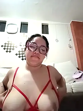 Snapshot of samantha-691 chatting on February 27, 4:12 am samantha-691 online show from February 27, 4:12 am