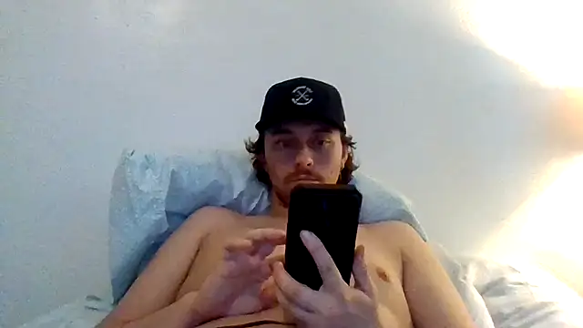 Snapshot of Tallhungandcloudy chatting on February 23, 10:18 pm Tallhungandcloudy online show from February 23, 10:18 pm