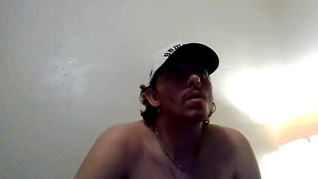 Snapshot of Tallhungandcloudy chatting on February 27, 3:17 am Tallhungandcloudy online show from February 27, 3:17 am