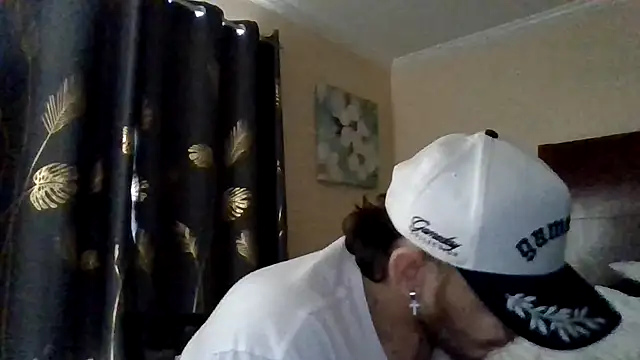 Tallhungandcloudy online show from April 22, 4:19 pm