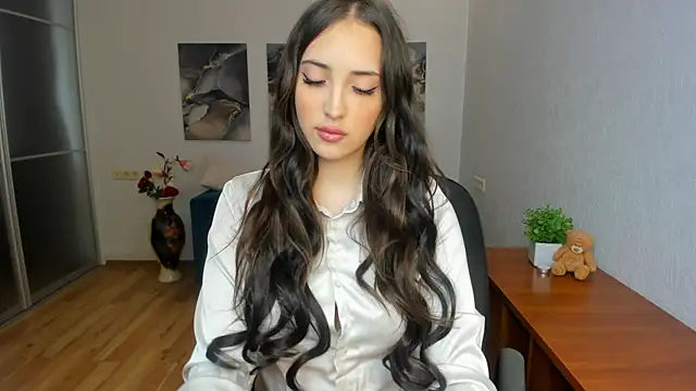 Snapshot of Effy_Royse chatting on July 10, 5:45 am Effy Royse online show from July 10, 5:45 am