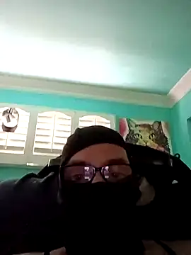 Snapshot of scott12347762 chatting on February 25, 9:24 pm scott12347762 online show from February 25, 9:24 pm