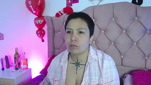 Snapshot of nat_evans8 chatting on May 2, 5:45 am nat evans8 online show from May 2, 5:45 am