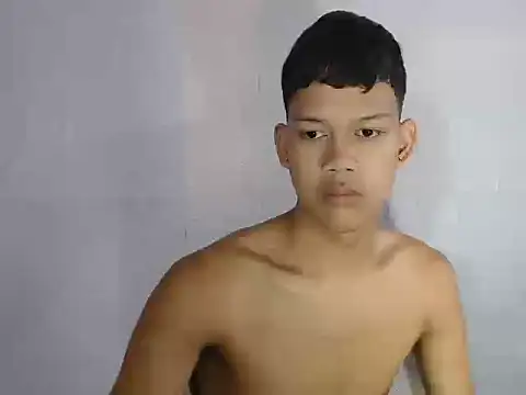 Snapshot of UrAsian_Turjak chatting on April 24, 12:13 am UrAsian Turjak online show from April 24, 12:13 am