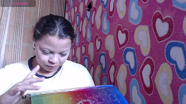 Snapshot of vanuslovelatina chatting on April 16, 7:47 pm vanuslovelatina online show from April 16, 7:47 pm