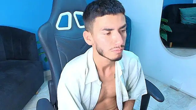 Snapshot of Noah-JONES chatting on February 27, 3:17 am Noah-JONES online show from February 27, 3:17 am