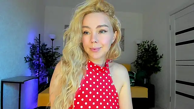 Snapshot of caty_kiss chatting on June 8, 2:34 am caty kiss online show from June 8, 2:34 am