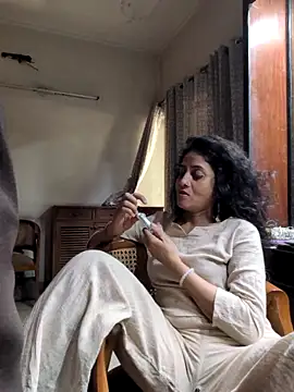 Snapshot of sexysilmy chatting on May 22, 6:20 am sexysilmy online show from May 22, 6:20 am