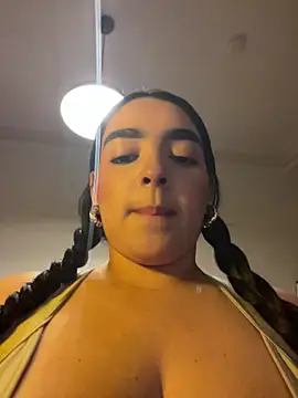 Snapshot of Mayaslow chatting on June 7, 4:44 pm Mayaslow online show from June 7, 4:44 pm