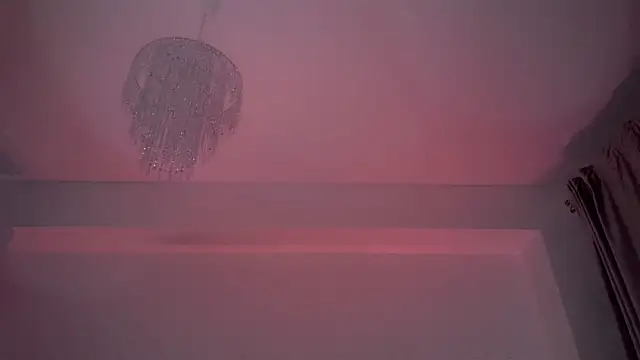 Snapshot of ElenaVoss chatting on February 23, 7:00 pm ElenaVoss online show from February 23, 7:00 pm