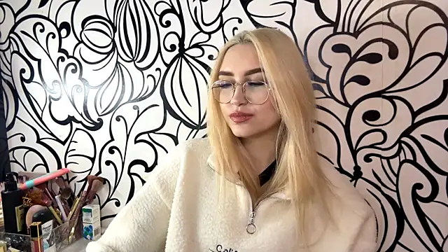 Snapshot of Kat_Catherine chatting on February 10, 7:40 pm Kat Catherine online show from February 10, 7:40 pm