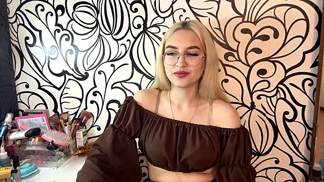 Snapshot of Kat_Catherine chatting on March 3, 10:54 am Kat Catherine online show from March 3, 10:54 am