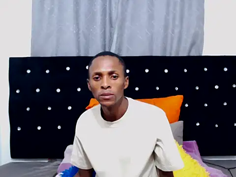 Snapshot of NtandoXx chatting on April 10, 3:01 am NtandoXx online show from April 10, 3:01 am