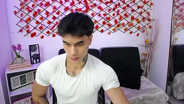 Snapshot of IanWest_ chatting on February 25, 12:15 pm IanWest online show from February 25, 12:15 pm