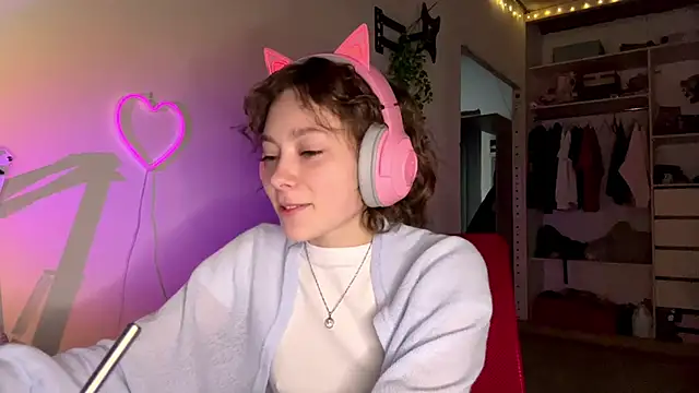 Snapshot of SlunkRear chatting on March 2, 10:05 pm SlunkRear online show from March 2, 10:05 pm